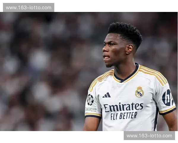 楚阿梅尼防守位置感进步 皇马中场防守屏障更加稳固 楚阿梅尼防守位置感进步 皇马中场防守屏障更加稳固